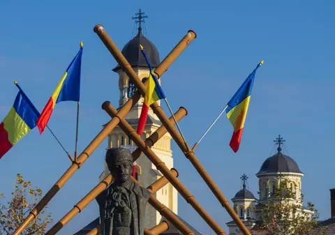 G4Media: George Simion și susținătorii AUR, opriți de jandarmi la Țebea, când premierul Ciucă era la comemorarea lui Avram Iancu