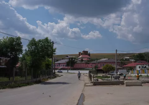 Directoarea de școală care n-a mai tăcut. Elevi dintr-o comună din Constanța, abuzați sexual de profesorul lor de română, timp de mai mulți ani