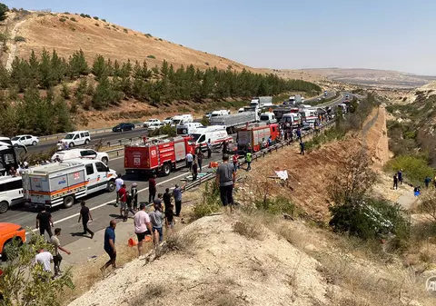 Cel puțin 32 de morți în urma unor accidente în lanț în Turcia. Printre ei: jurnaliști, pompieri și paramedici - VIDEO