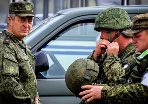 Șase generali ruși au fost demiși de la începutul invaziei Ucrainei. Alți cel puțin 10 au fost uciși, afirmă serviciile de informații britanice