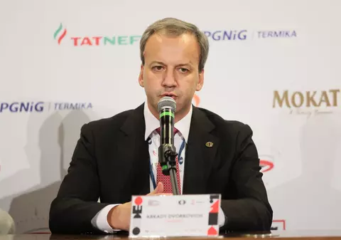 Rusul Arkady Dvorkovici a fost reales la șefia Federației Internaționale de Șah. De ce consideră Kremlinul că este o „victorie" pentru Moscova