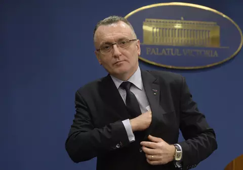 Cîmpeanu a câștigat cu peste 50% mai mult ca profesor decât ca ministru în 2021. Ce declara Iohannis despre politicienii care nu renunță la catedră