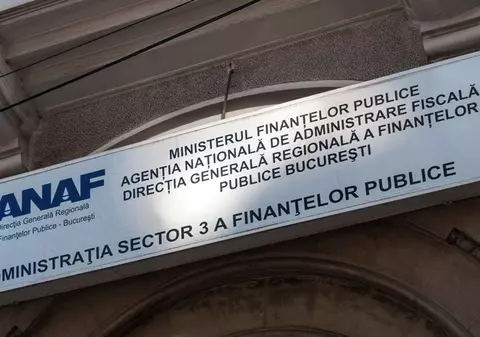 Alertă la sediul ANAF din sectorul 3, după ce s-a descoperit un bagaj suspect. Oamenii au fost evacuați din clădire