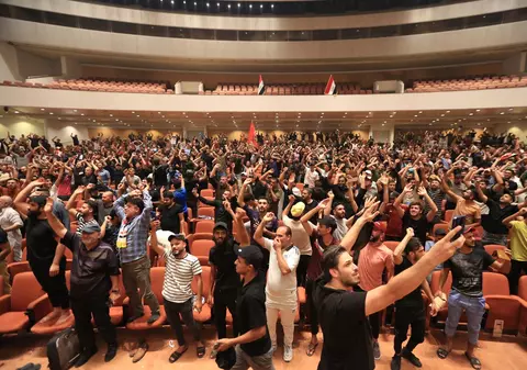 15 manifestanți, uciși în Zona Verde a Bagdadului, după ce liderul șiit Moqtada al-Sadr a anunțat că se retrage din politică