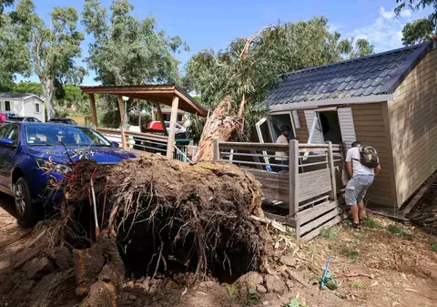 Furtuni violente în Europa: cel puțin 13 morți, printre care și copii, în urma unor vijelii, în Italia, Austria și Franța