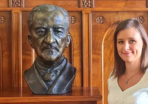 Bustul dictatorului antisemit Miklós Horthy, instalat în Parlamentul din Budapesta de un partid extremist