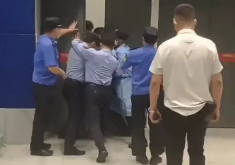 Un magazin din Shanghai, la un pas să fie carantinat cu tot cu clienți. Ce a urmat - VIDEO