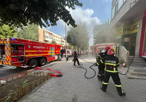 Incendiu la o casă de schimb valutar în Tulcea. Au ars mai multe cabluri și mai multe materiale plastice