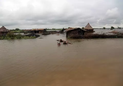 Pakistanul declară stare de urgență în urma inundațiilor care au afectat peste 30 de milioane de oameni