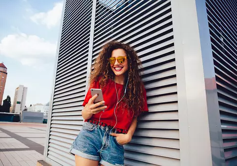 Știai că poți să-ți cumperi smartphone bun fără eforturi mari? Iată cum