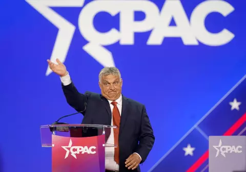 „Mai puțini travestiți, mai mult Chuck Norris” vrea Viktor Orban în Ungaria. Ovații în America pentru premierul maghiar