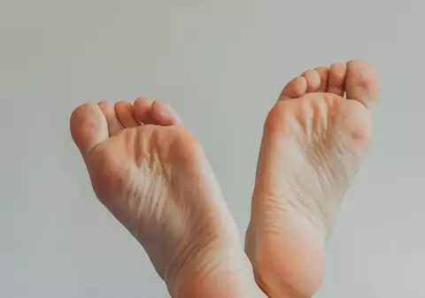 Ce trebuie să știi dacă stai mult în picioare la locul de muncă. Pericolul la care te expui