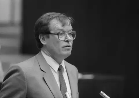 A murit Vadim Bakatin, ultimul șef al KGB. Avea 84 de ani