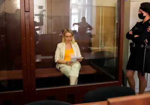 Jurnalista rusă Marina Ovsiannikova, plasată în arest la domiciliu până în octombrie