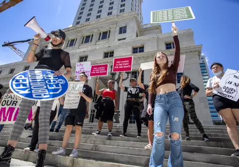 Republicanii au început să își ascundă opiniile radicale antiavort, de teama alegerilor din noiembrie din SUA