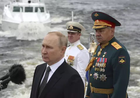 „Dragoste”, „toleranță” și „război împotriva celor fără Dumnezeu”. Kremlinul învață presa rusă cum să prezinte invazia din Ucraina