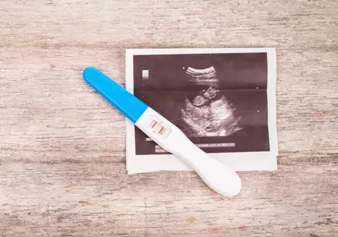 6 moduri haioase să îi spui că ești însărcinată!