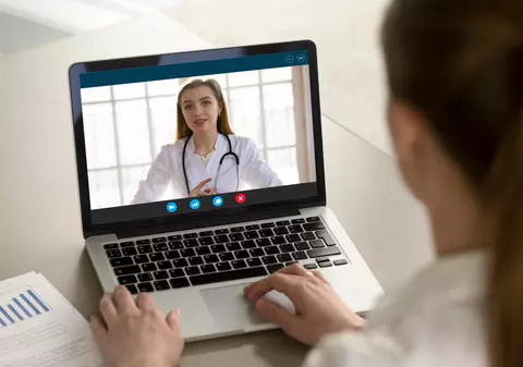 Cum funcționează clinica online MedLive, în care poți discuta cu un medic de la distanță