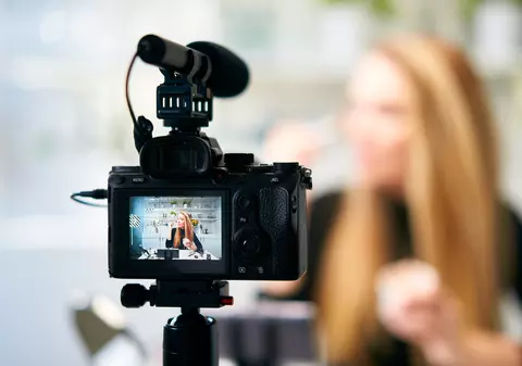 Top 10 camere de filmat pentru vloggeri începători