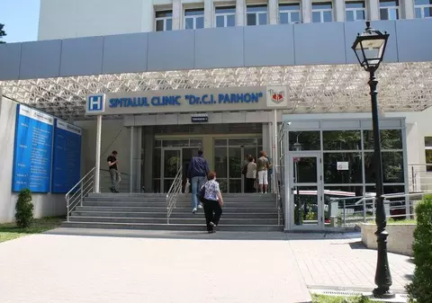 Reporter de Iași: Un medic de la Parhon apare că a lucrat, deși era în vacanță în Antalya