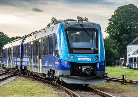 Germania are prima linie feroviară din lume folosită exclusiv de trenuri alimentate cu hidrogen