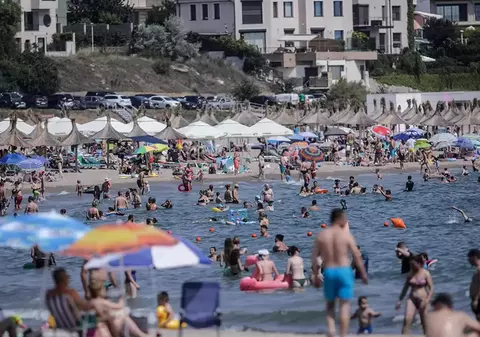 Cum va fi vremea în minivacanța de Sfânta Maria. Anunțul meteorologilor pentru cei care merg la mare sau la munte
