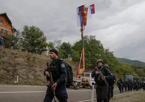 Poliția din Kosovo anunță că o patrulă a fost atacată în nord, la granița cu Serbia. „Au fost cel puţin zece împuşcături”