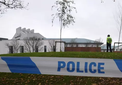 Atac mortal în Liverpool. O fetiță de 9 ani, împușcată, iar alte două persoane rănite