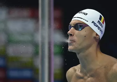 David Popovici își donează casca și ochelarii cu care a devenit campion mondial pentru un caz social: „Dacă pot ajuta, nu stau pe gânduri”