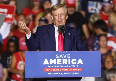 Donald Trump folosește perchezițiile FBI de la reședința sa pentru a cere donații politice