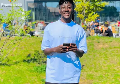 Chinurile unui ghanez mutat acum doi ani în România: „Din cauza asta nu poți dormi, nu poți gândi normal”