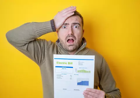 Cum se citeşte corect factura la curent. La ce detalii să fiți atenți