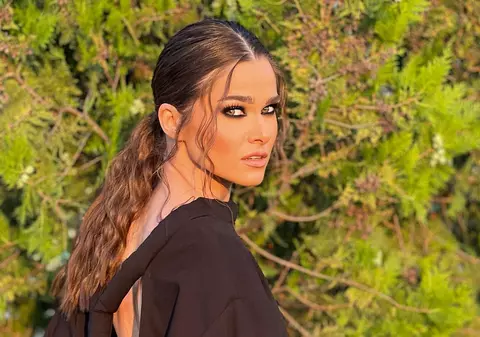 Theo Rose a dezvăluit cine a fost prima ei iubire. Artista, într-un moment de sinceritate. „Mi s-a pus pata pe el”