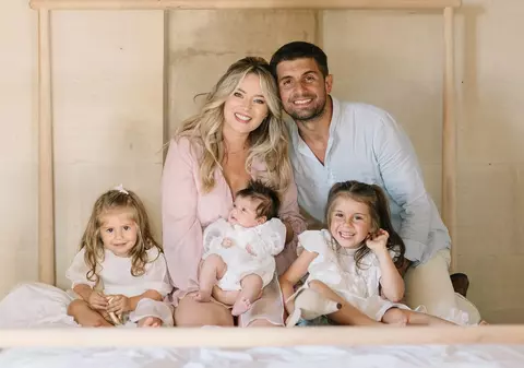 Laura Cosoi, detalii din relația cu soțul ei, Cosmin. Ce se întâmplă în căsnicia lor. „Sunt momente când se simte neglijat”