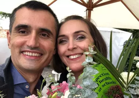 Ce spune Adela Pârvu, fost arhitect la „Visuri la Cheie”, despre căsnicia cu soțul pe care l-a cunoscut pe un site de matrimoniale: „Bogdan e persoana potrivită”