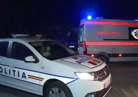 Femeie înjunghiată de mai multe ori de propriul soț, în Botoșani. Suspectul, găsit pe o stradă din oraș