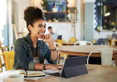 Forța de muncă hibridă necesită flexibilitate totală: unde trebuie să investească companiile pe viitor