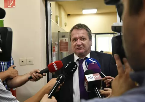 „KGBela”. Un fost europarlamentar ungar de extremă dreapta, condamnat pentru spionaj în favoarea Rusiei. Cum se apără