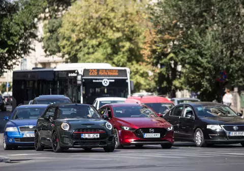 Proiect: Circulaţia mașinilor care produc zgomot mare, interzisă în București după ora 22.00
