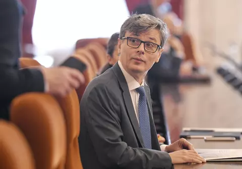 Moţiunea simplă împotriva ministrului energiei, Virgil Popescu, a fost respinsă