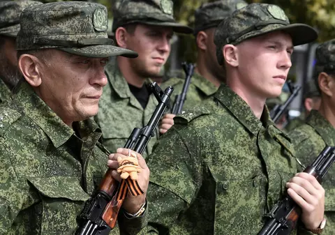 Primii ruși mobilizați luptă deja în Ucraina: „Au nevoie urgentă să astupe o breșă”, susține un consilier al președintelui Zelenski