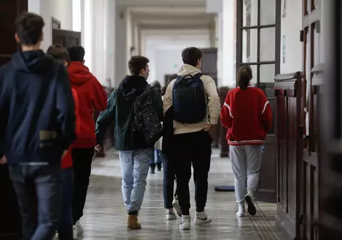 Profesor de religie din Arad, anchetat pentru declarațiile făcute la catedră. „Merită să fie violate, dacă se îmbracă indecent”