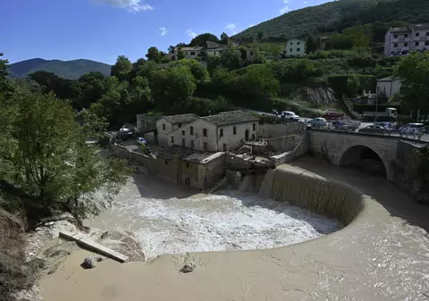 „A fost un tsunami”. Centrul Italiei, măturat de inundații. Nouă morți și patru dispăruți, dintre care doi copii
