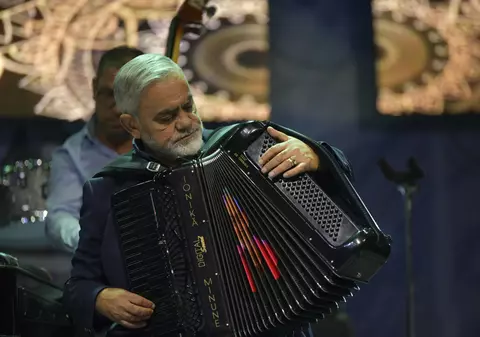 Povestea acordeonistului Ionică Minune, care le-a cântat președinților Franței și SUA. „Muzica lăutărească veche e reprezentativă pentru poporul român”