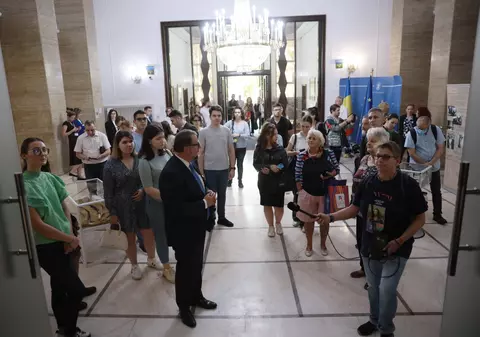 Ziua Porților Deschise la MAE, după aproape 10 ani. Cum arată biroul ministrului Bogdan Aurescu și câte persoane au vizitat clădirea