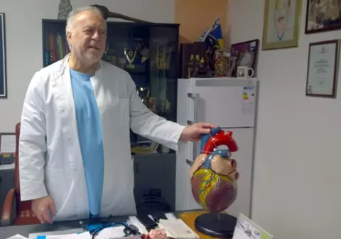 Cunoscut medic din Timișoara, prins în flagrant în timp ce lua mită. Câți bani i-a cerut unui pacient