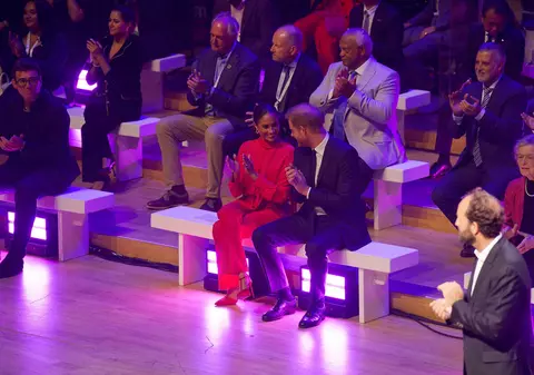 Meghan Markle și prințul Harry, înapoi în Anglia: „Ne bucurăm să fim aici”. Sunt într-un turneu european, fără vreo legătură cu casa regală