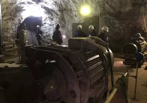 100 de mineri s-au blocat în subteran, la Mina Băița Plai, în semn de protest pentru că nu și-au primit salariile. Alti 200 protestează afară