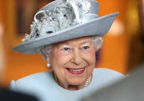 Un cuplu din Marea Britanie a primit o felicitare de la regina Elisabeta a II-a în ziua morții suveranei. ”Era semnată de mâna reginei”