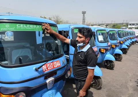 Viteza cu care crește industria mopedelor și ricșelor electrice made in India. Cum arată vehiculele de doar 1.000 de dolari